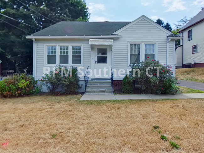 Single Family Home | 4 bedroom | Hamden - Single Family Home | 4 bedroom | Hamden