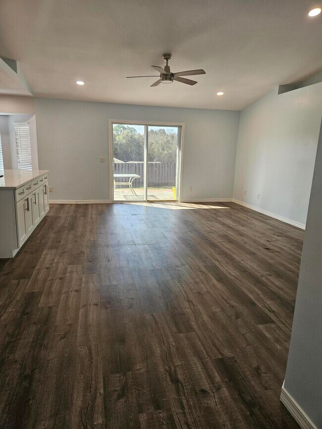 Photo - 1229 Northview Dr