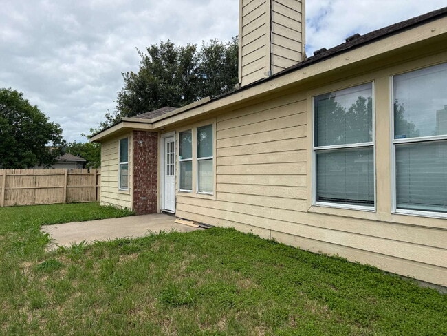 Photo - 1100 Alexandria Dr