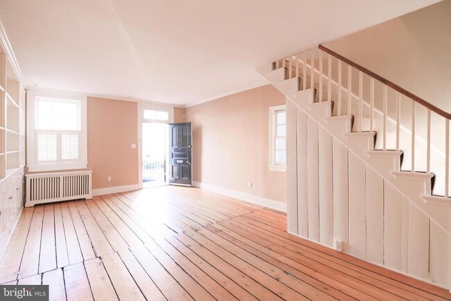 Photo - 217 S Lee St