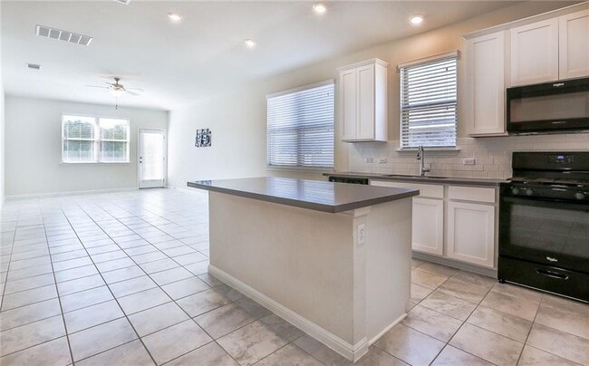 Photo - 637 Gabrielle Anne Dr