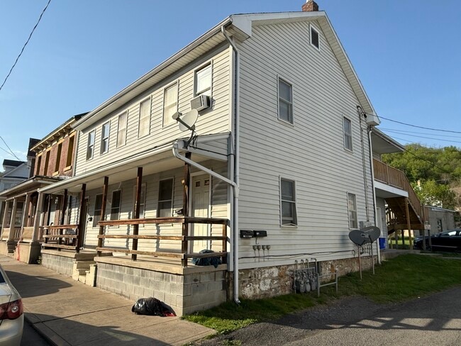 Photo - 211 N Grand St Unit APT A 1st floor