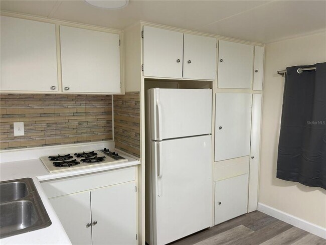 Photo - 1410 Lakeview Dr House