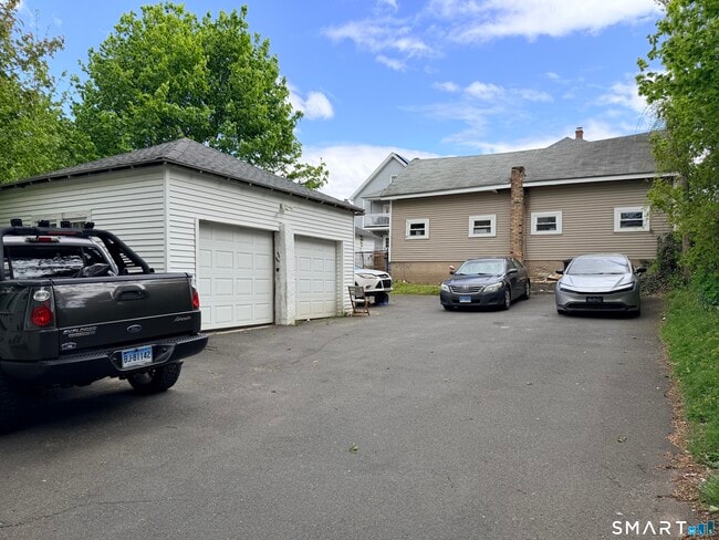 Photo - 152 Lyons St