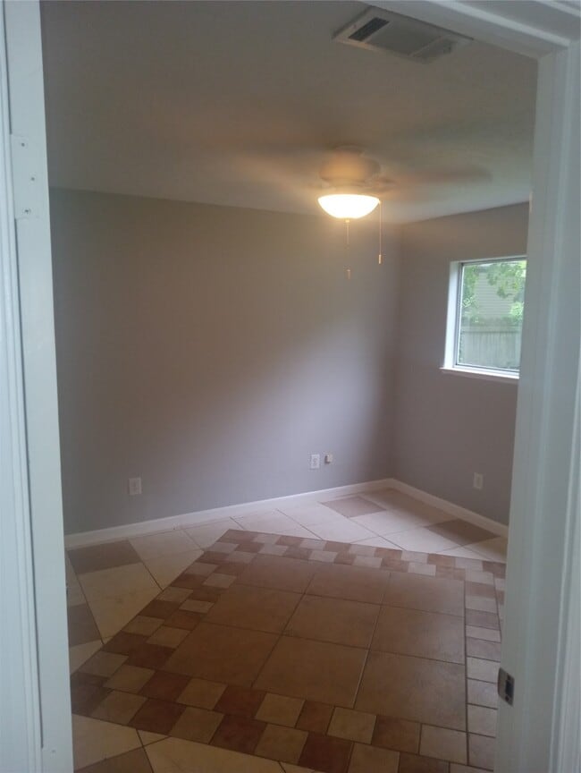 Building Photo - 24571 Cochran Dr