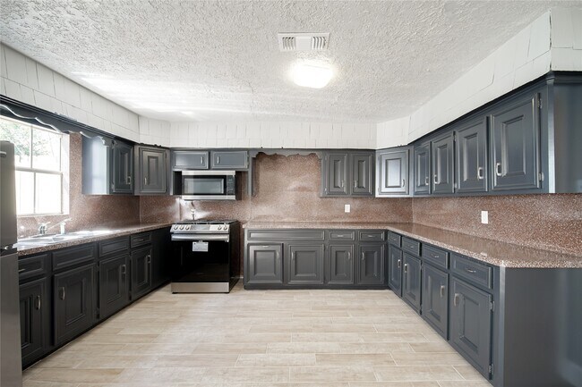 Photo - 7318 Dahlia St