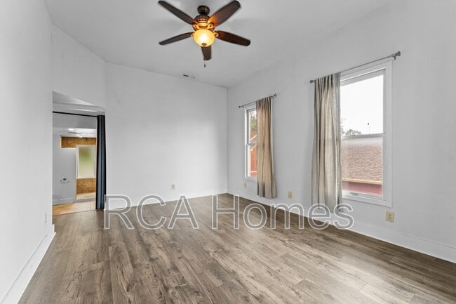 Photo - 1006 Lexington Ave