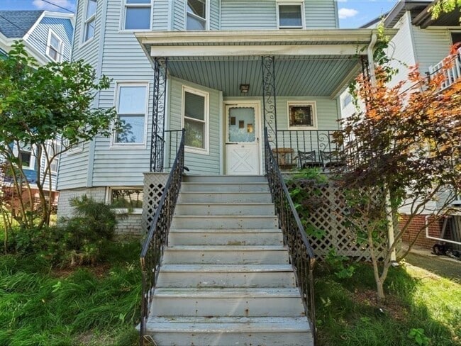 Building Photo - 80 Hudson St Unit 2