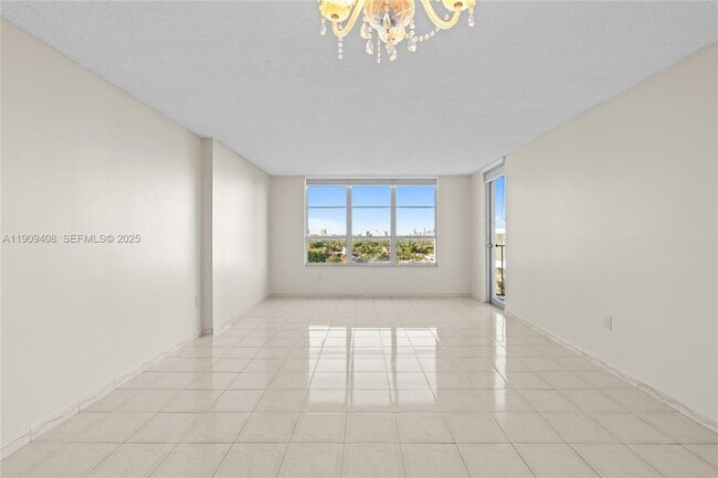 Building Photo - 4101 Pine Tree Dr Unit 802