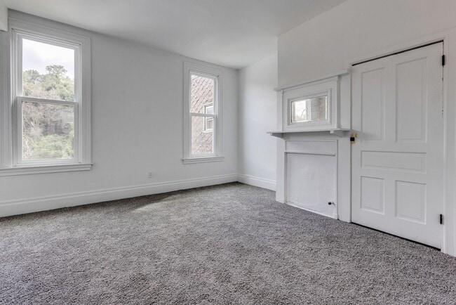 2637 S 18th St Unit 2
