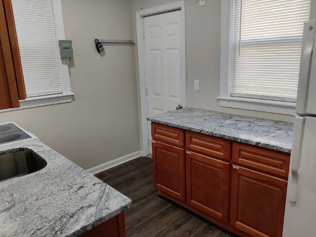 Photo - 5535 Crowson St Unit 1st Floor w/ Private bath - SRO - A1