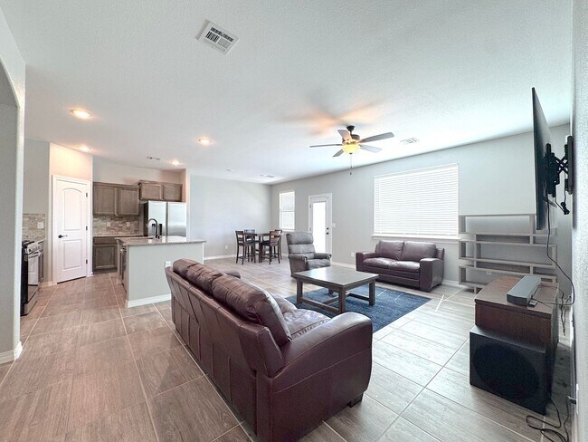 Photo - East El Paso 4 bed Refrig A/C!