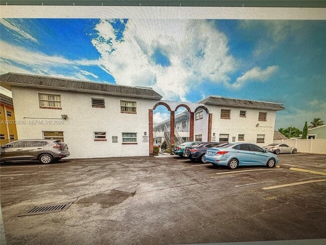 Photo - 2826 Van Buren St Unit 18