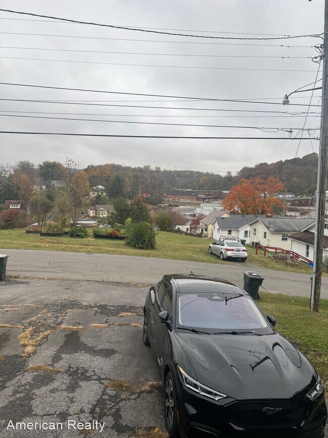 Photo - 2 br, 1 bath House - 208 hill drive