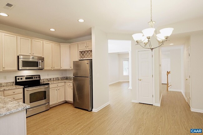 Photo - 164 OLD FIFTH Cir