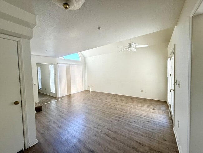 Photo - 407 N 1st Ave