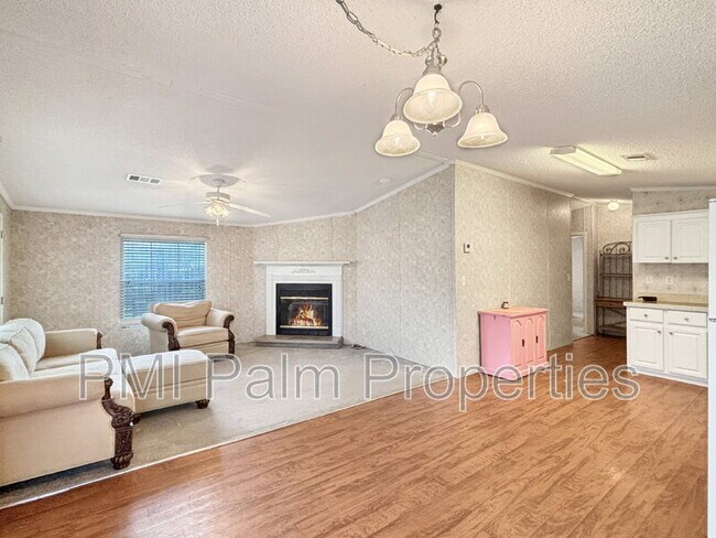 Photo - 7568 SE Swan Ave