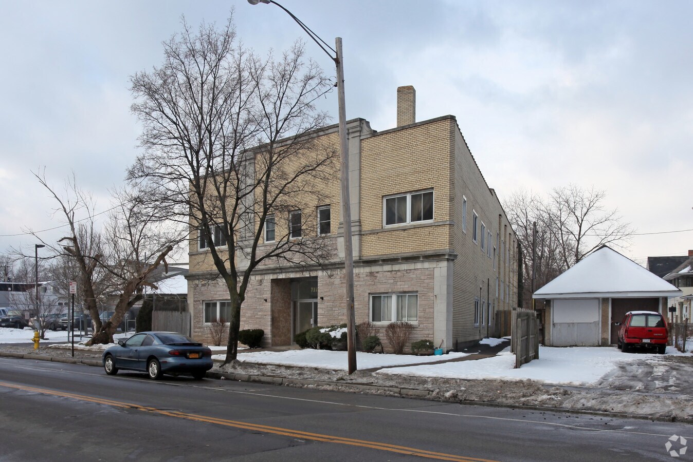 Photo - 733 Portland Ave Apartments