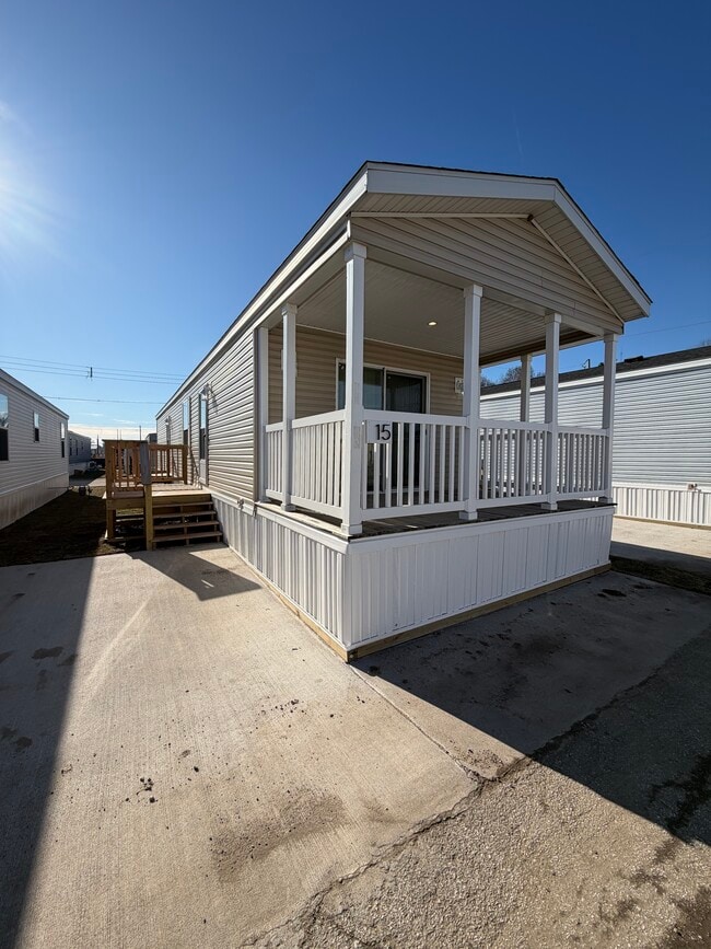 Exterior - 5425 Valley Dr