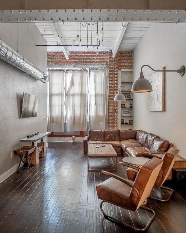 Photo - Beautiful 2 bedroom/2 bathroom loft with e...