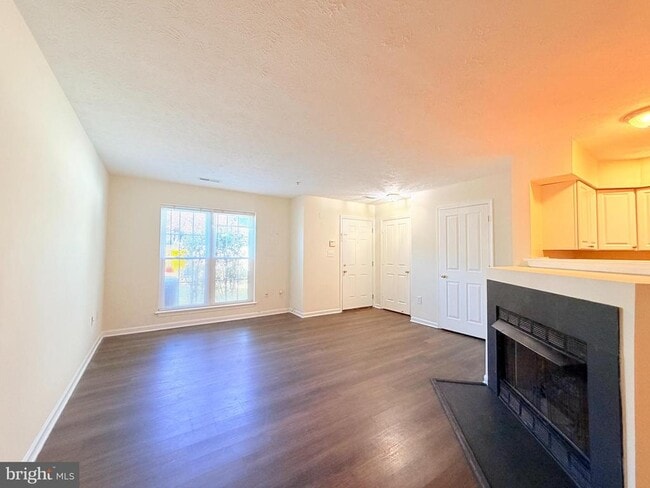 Building Photo - 1802 Chatfield Terrace