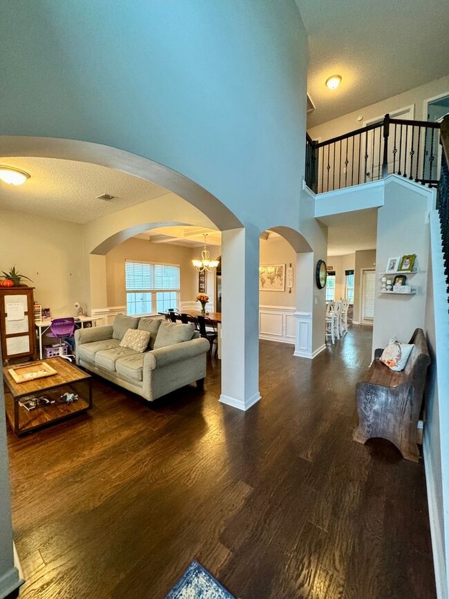 Photo - 674 Red Oak Ln