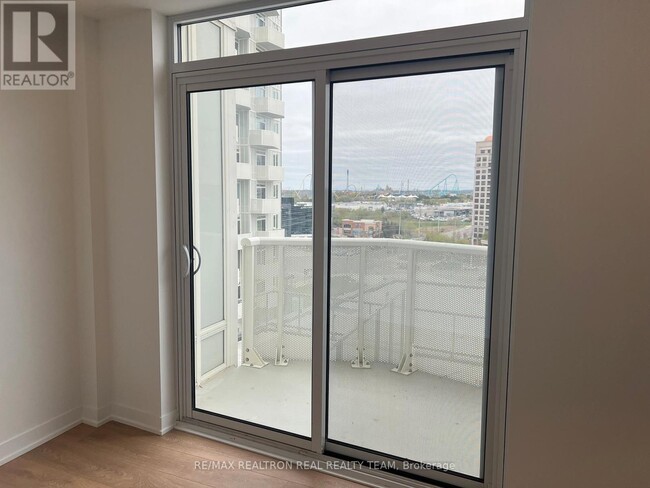 Photo - 804 - 474- CALDARI ROAD Unit 804