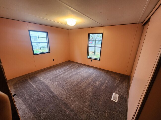 Photo - 2966 Laird Ave