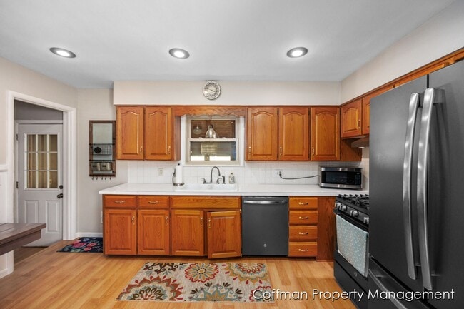 Photo - 3 bed, 2 bath home on the NW side