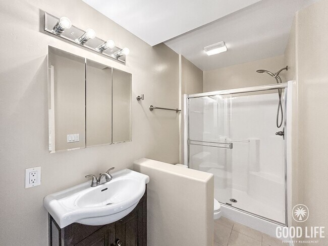 Photo - Beautiful 2B/2BA Townhouse w/ Washer/Dryer... Unit 159