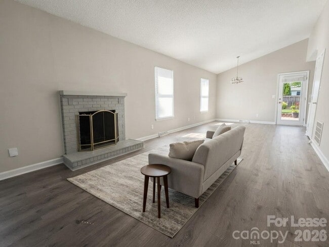 708 Langtree Rd