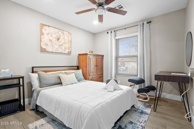 Photo - 1211 W Palomino Dr