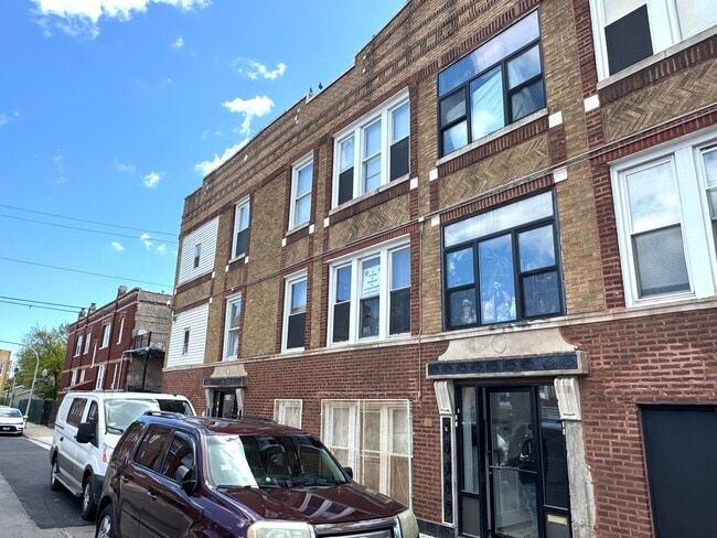 Building Photo - 3919 W Potomac Ave