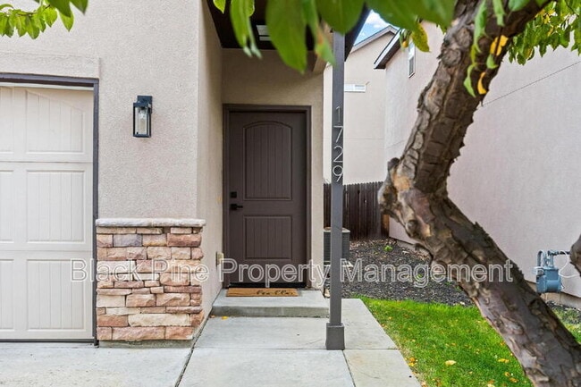 Photo - 1729 S Eagleson Rd