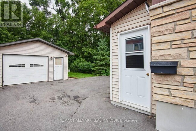 Photo - 79 Jolliet Ave