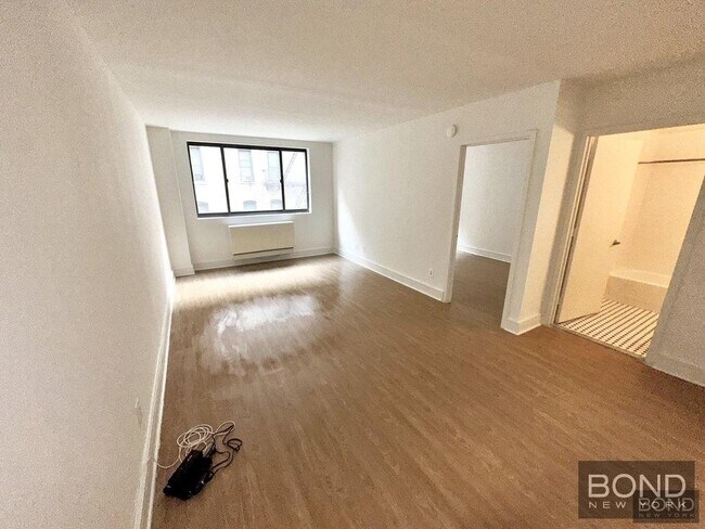 Photo - 323 W 96th St Apartment Unit 711