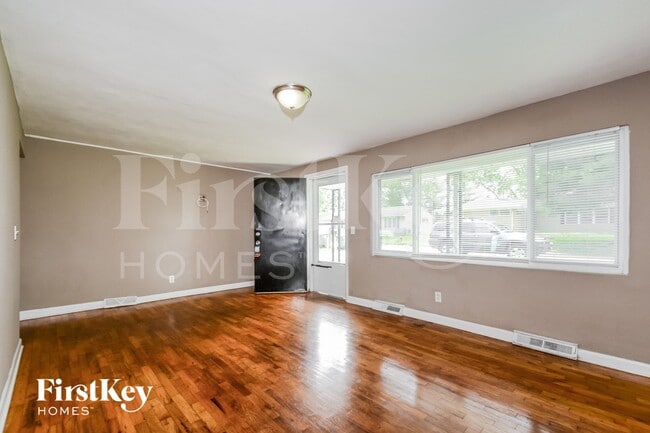 Photo - 704 Highland Dr