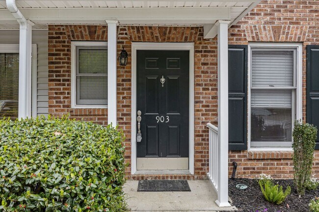 Photo - Modern Comfort & Convenience in Regents Green Townhome