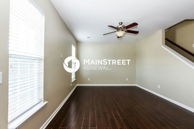 Photo - 3 Bedroom Pet-Friendly Home in Charlotte, NC with Main Street Renewal