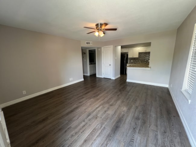 Photo - 1232 E Live Oak Rd