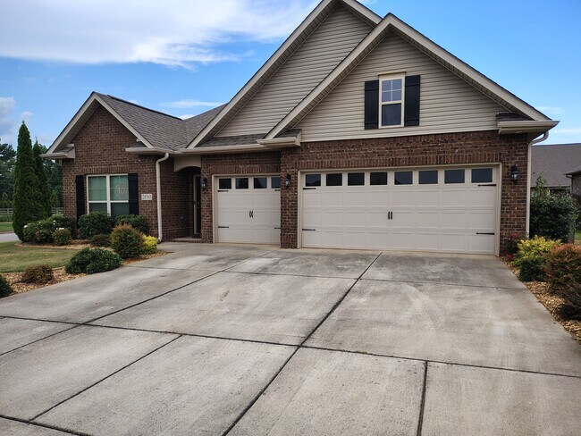 Building Photo - 28563 Paseo Rd Rental