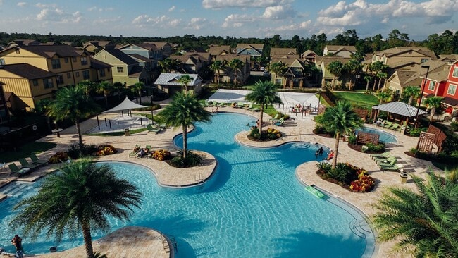Resort-Style Swimming Pool - The Retreat at Gainesville Apartments