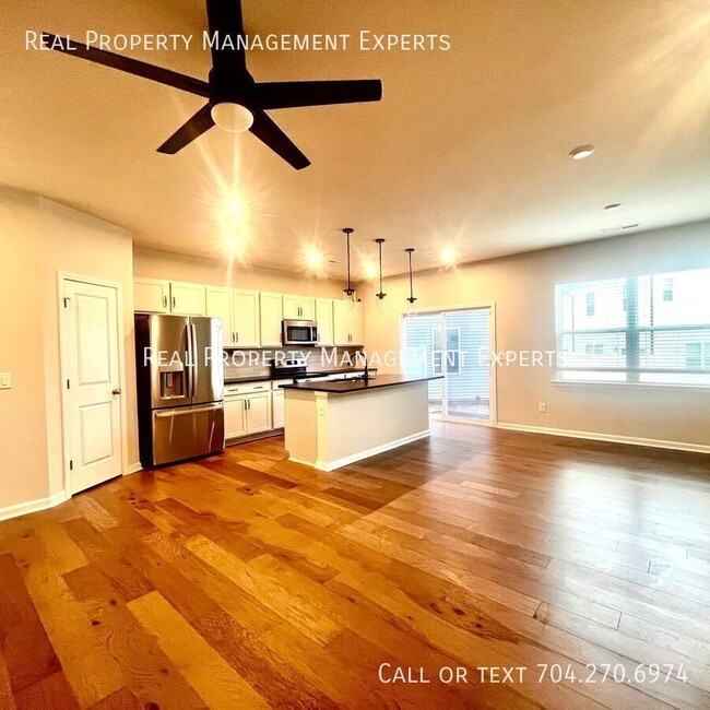 Photo - 3162 Hutton Gdns Ln