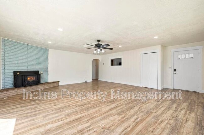 Photo - 732 E 200 N St