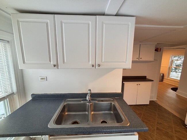 Photo - Large 1BR / 1Office/BR / 1BA Apartment – Near Downtown Bath! Unidad 2