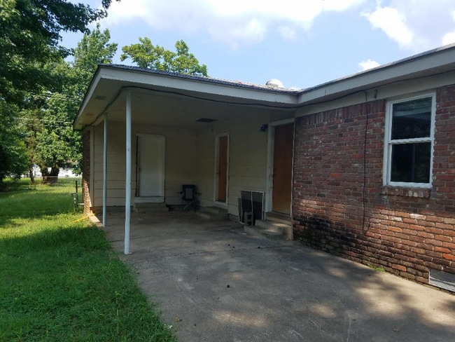 Building Photo - 713 Sorrells Dr Rental