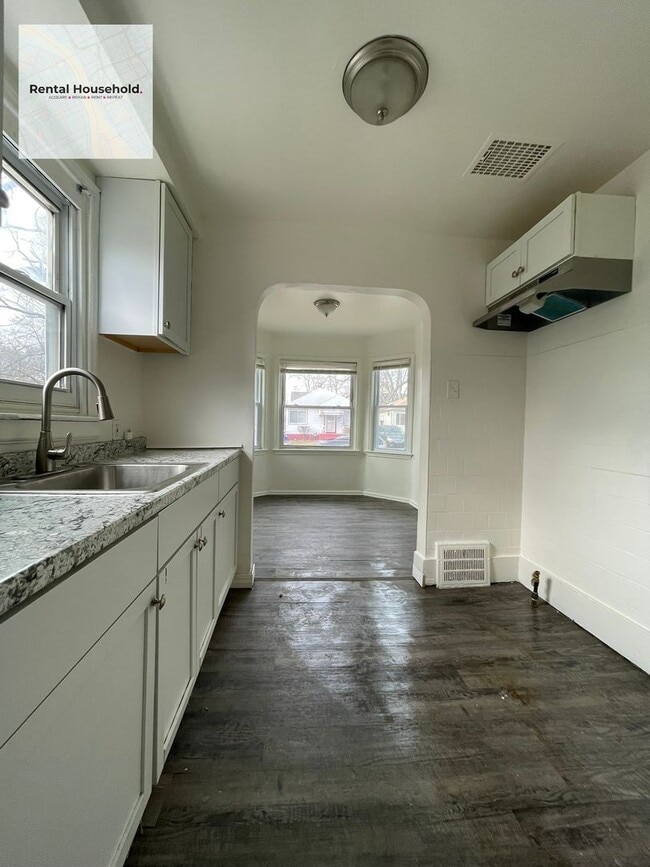 Photo - Bright & Airy 3-Bedroom Bungalow-Move-In Ready!