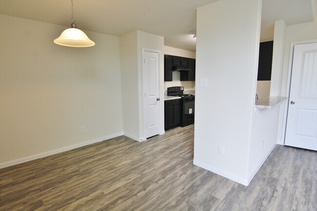 Building Photo - 13005 Lexa Manor