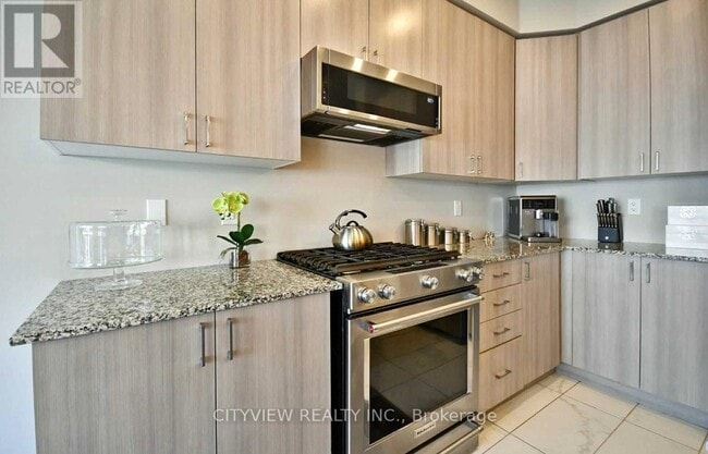 Photo - 90 Sandwell St