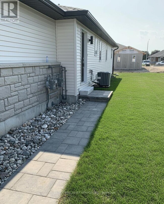 Photo - 120 Sienna Ave
